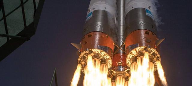 中国载人登月更近一步,重型火箭发动机“新突破”,NASA又该急了