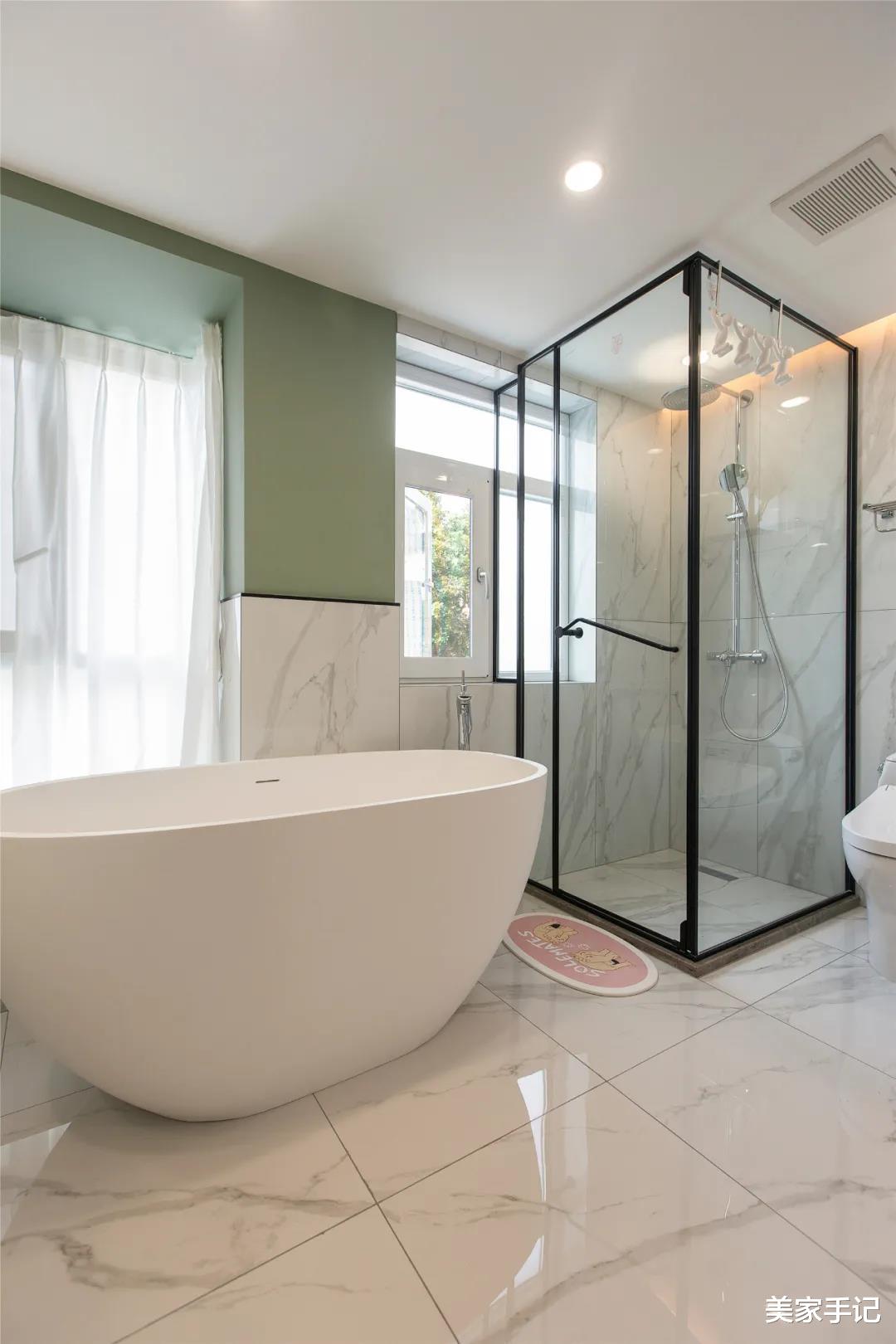 走进她家才知道什么叫比样板间还要美,舒适又温馨,是理想中的家