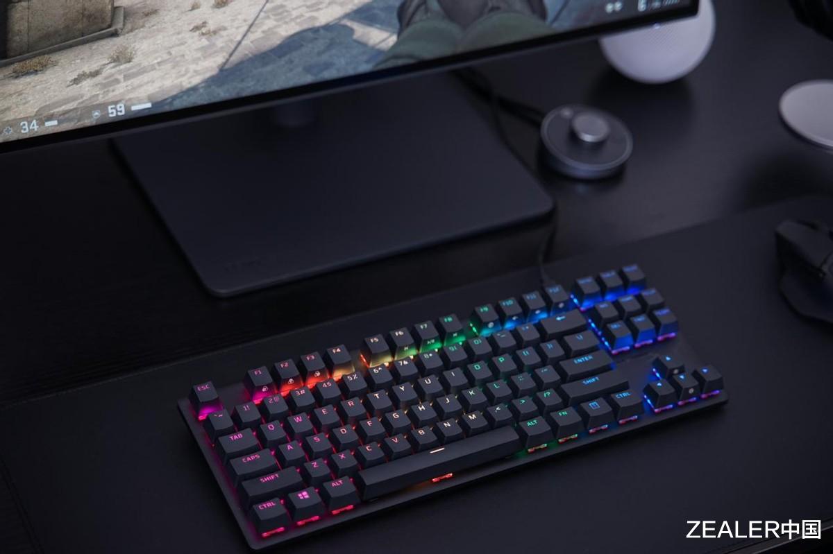 精致而不精简：HyperX 起源竞技版 RGB 游戏机械键盘