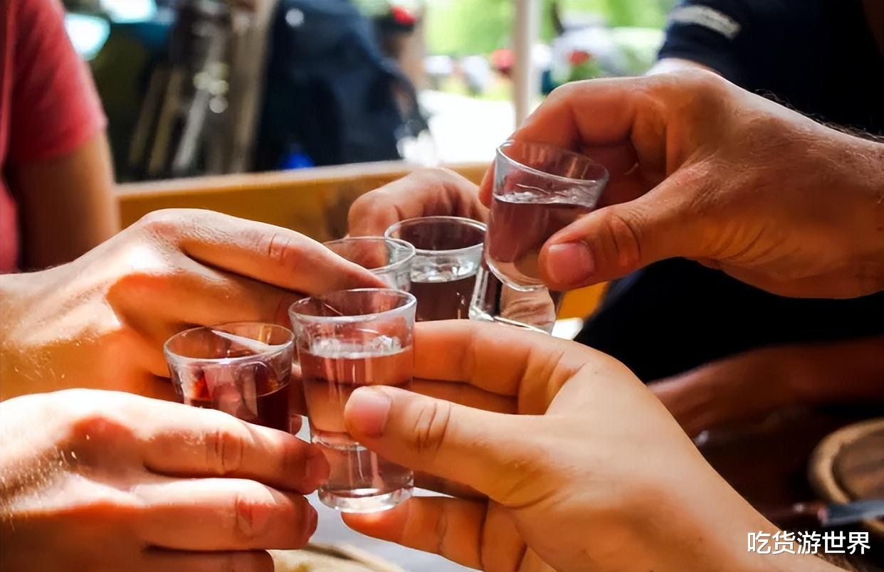 参加酒局时，千万不能做这3种行为，免得丢面子还遭人讨厌