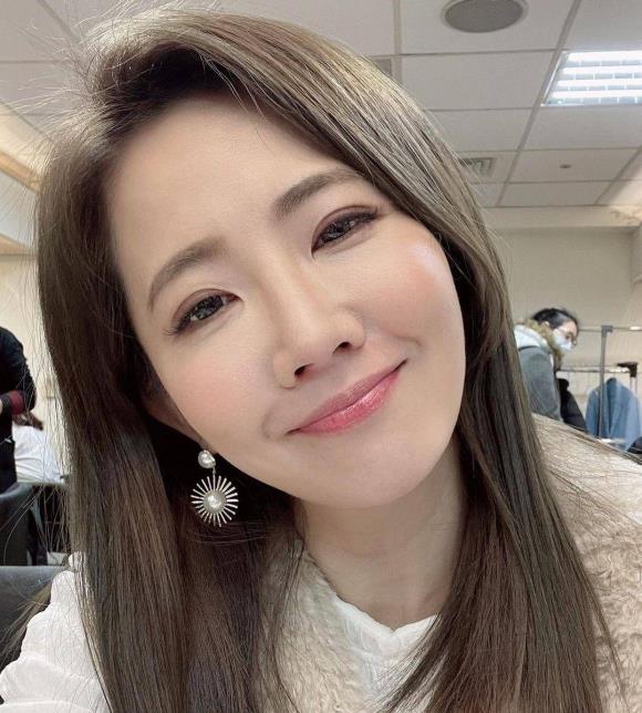 小三|40岁女星隐私照遭泄露！本人擦干眼泪后报警，曾被称史上最惨小三