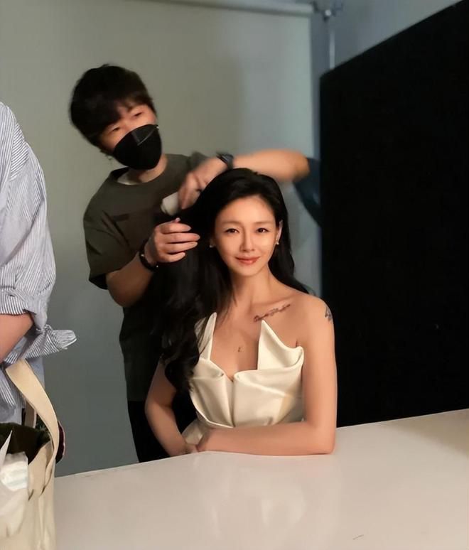 大S|大s晒照庆祝平安夜,这是要复出了吗?