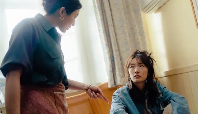 95后女孩儿,选择与死人为伴,却成了连出租车都不配坐的“衰鬼”