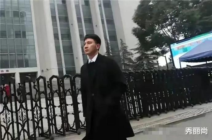 杭州坠亡女童父亲遇反转!接下来的做法,撕开了当下社会病态的遮羞布