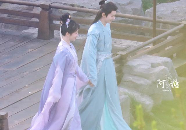 魔女2|《长相思》杨紫白衣造型曝光，手里提着凤凰花，是赴死的虐心剧情