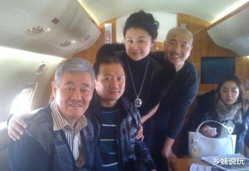 赵本山|赵本山女儿爆料,爸爸后悔买飞机,光停机费一天就2万,太费钱