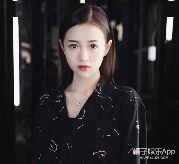 |特步七匹狼家族联姻？两人从发小变夫妇，霸总娇妻故事照进现实？