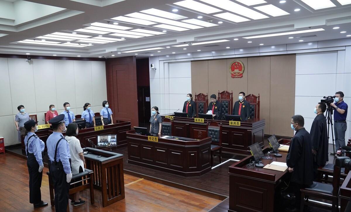 劳荣枝让后辈考985，建议学2个专业，她本身就是教育失败的恶果