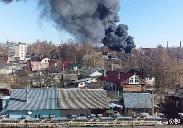 |俄罗斯征兵办公室,遭到7枚燃烧弹袭击!