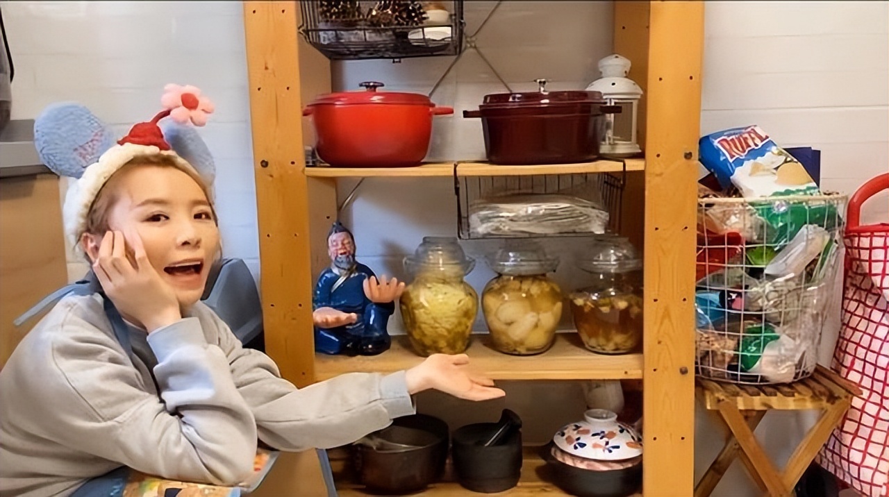 涪陵|黄雅莉在北京的豪宅火了:家中种满花草,这简直就是世外桃源