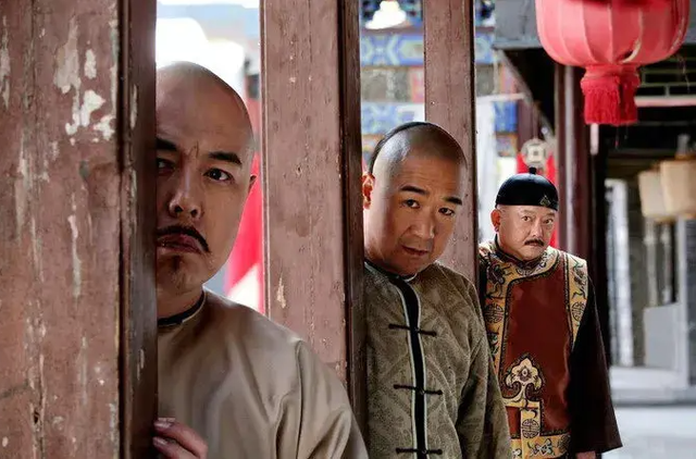 肖战|《余生》刚开播，肖战又被知名编剧内涵，粉丝怒怼上万条私信