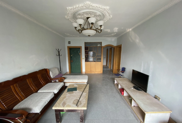 我和两个同事合租，期间卫生是我做，水池台面也是我擦