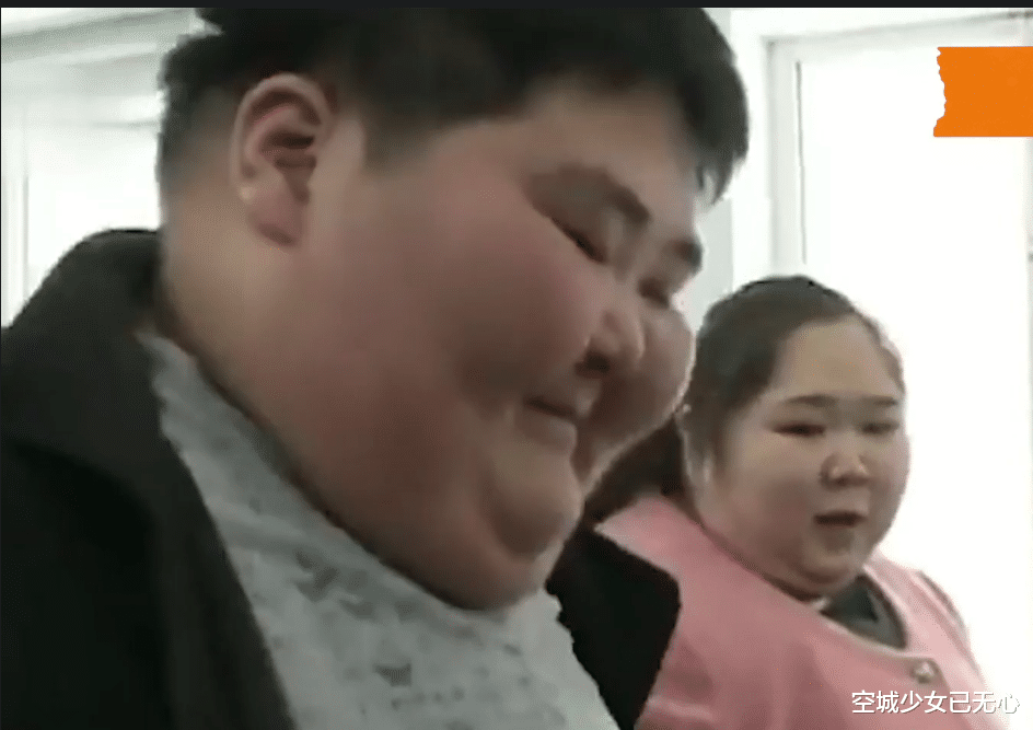 备孕 800斤夫妻为备孕生娃，一年减肥400斤，直言生下来是个胖子就掐死