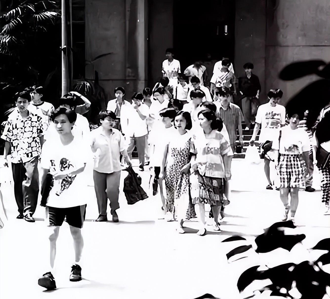 中国好声音|演员郝平:两次被中戏拒绝,娶了白富美为妻,感恩岳父的伟大