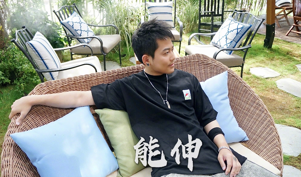 |男明星无戏可拍,狠下心、拉下面子,卑微到在多个电视台留言找工作,还说自己很便宜