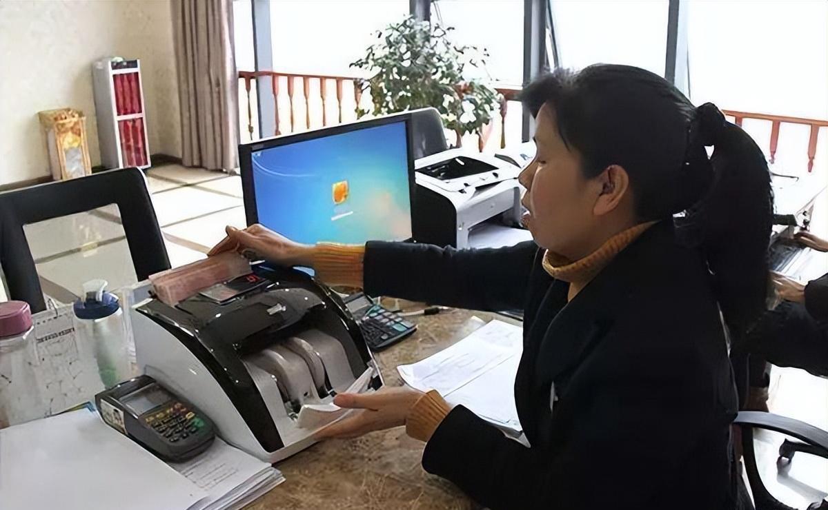 比亚迪|行规还是无理要求？比亚迪招聘出纳员要求提供房本，否则直接免谈