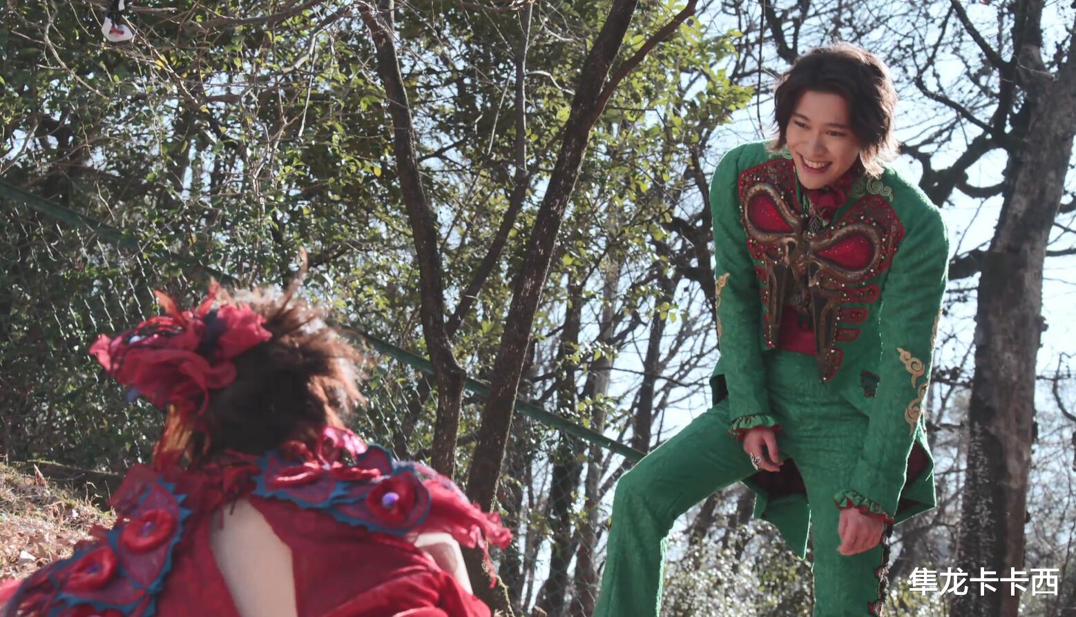 |假面骑士revice阿基蕾拉向基夫申请融合降临 基夫:只有巴掌降临