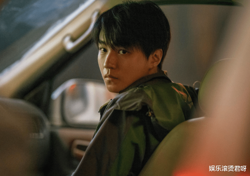 姚晨|23岁王俊凯脱离滤镜演“外交官”，让多少爱装霸总男演员羞红了脸