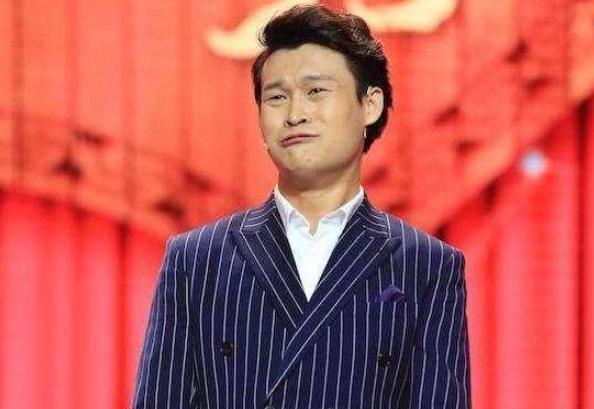 小沈龙|网红小沈龙直播卖水滴玛瑙，酒后手滑失误，20多万卖99，亏损过亿