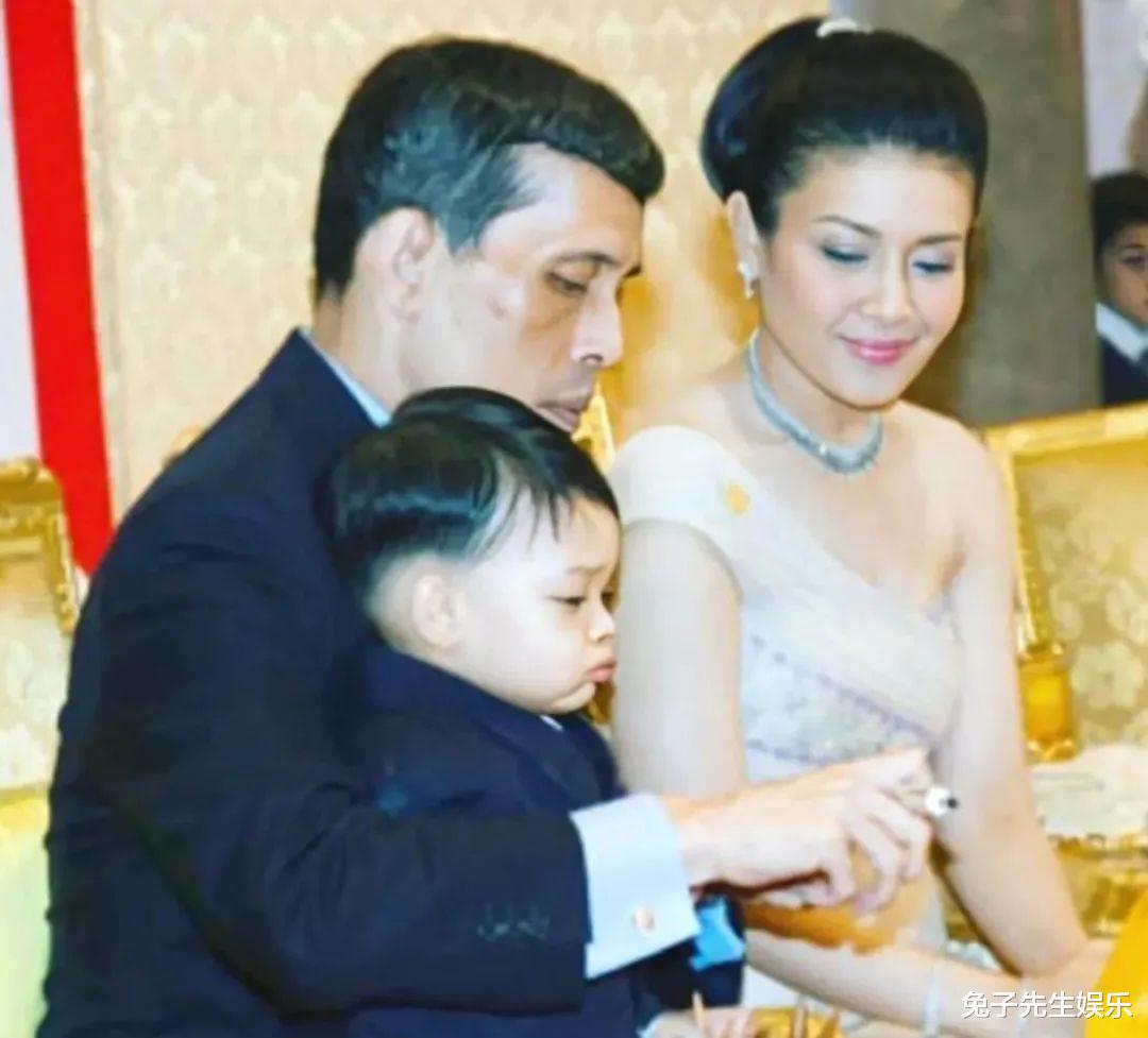 西拉米|69岁泰王再次宠爱西拉米，旧情复发板上钉钉，独居皇家别苑最安全