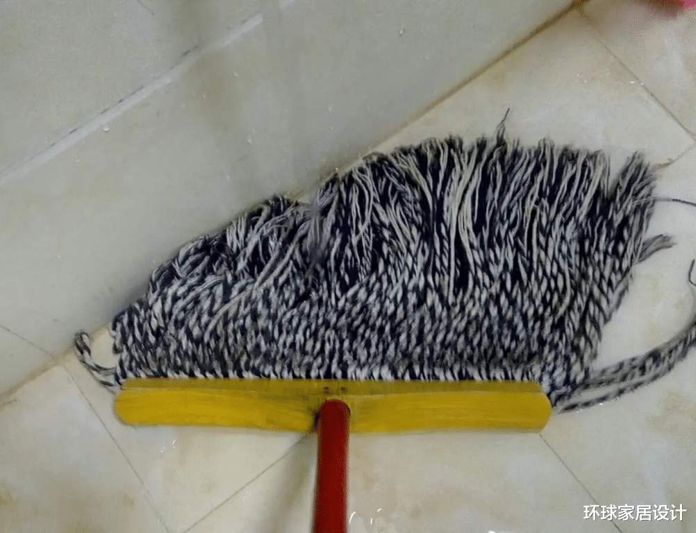 拖完地板,总是会有“腥味”,原因其实很简单,大部分人都不知道