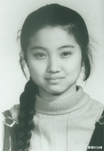 颜丙燕|叛逆影后颜丙燕：和母亲对着干了二十年，逼婚几任男友，如今怎样