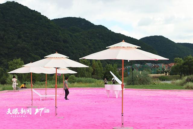 哈尔滨|避暑度假到贵州 | 贵安新区云漫湖：梦幻粉色沙滩，家门口的“夏日浪漫”
