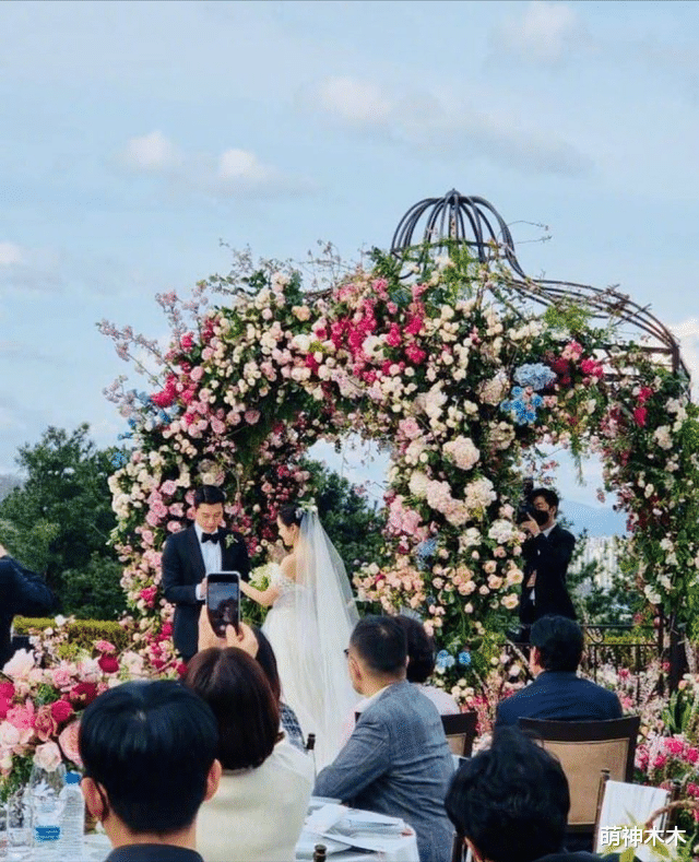 玄彬|玄彬孙艺珍婚礼动人细节:女方爸爸暖心叮咛,孔晓振接到捧花