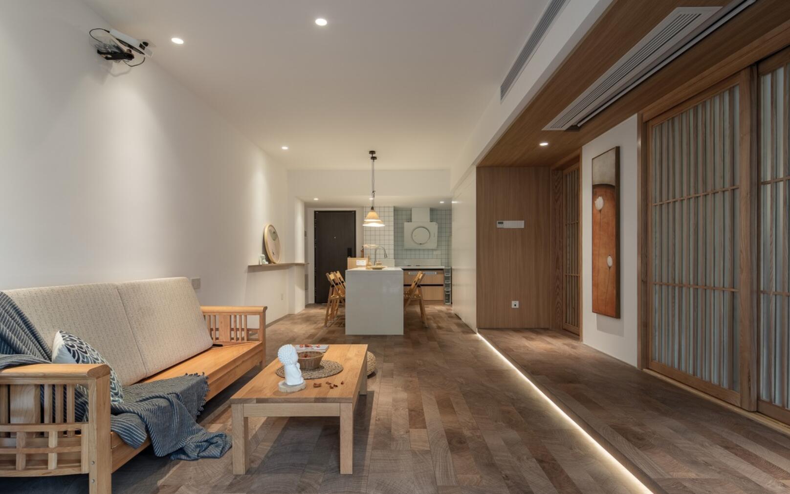 电视墙一定要设计柜子?她直接“纳进”卧室,舒适性不减反增