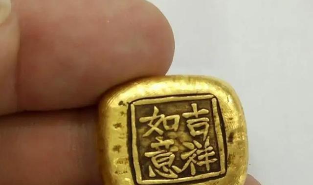 文物|2022年，四川男子伪装游客钓鱼，实则盗挖古墓，后搬运文物时被抓