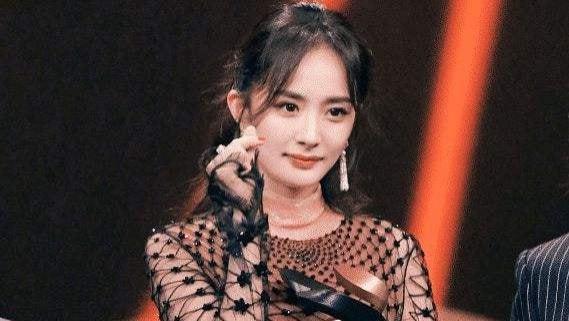 杨幂|杨幂自曝：我的钱都交给公司或父亲打理，自己身上就几十万零花钱