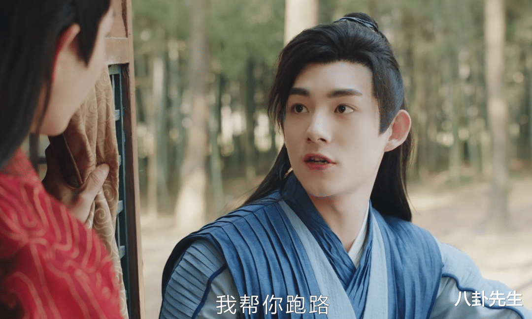 高马尾 男演员的浓妆让人出戏：有人脸比脖子白，有人画红唇演侠客