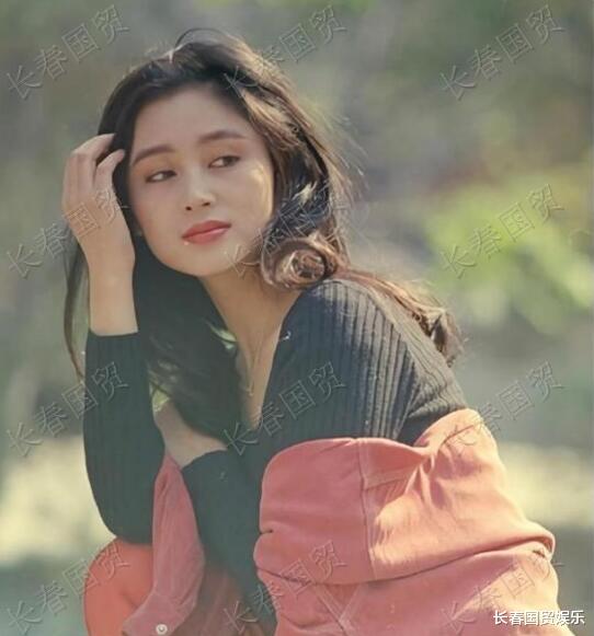 |她被称为“最美貂蝉”,30年前青涩旧照曝光,清纯甜美妩媚动人