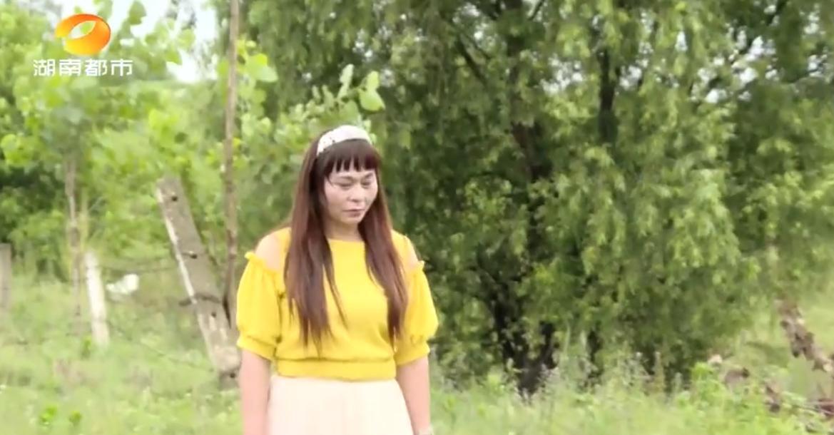 纪实女子将3个月女儿送给姐姐抚养,30年后认亲被拒,女儿:她太假