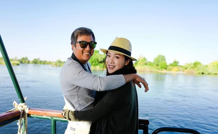 王伟忠|综艺教父王伟忠:捧红大小S,女儿嫁世界富豪,结婚28年无绯闻