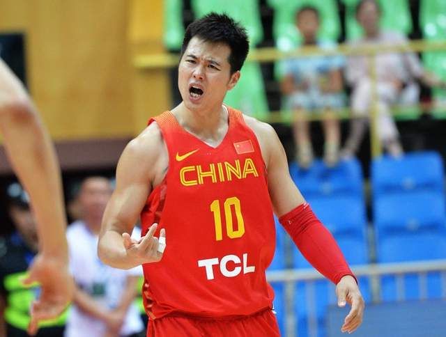 草根|100万人在线观看,草根的尽头是职业,程鑫凯明年参加CBA选秀