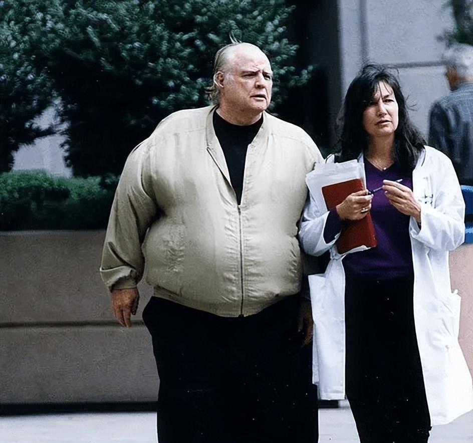 马龙·白兰度|1961年，19岁大溪地混血美女，遇见马龙? 白兰度，做了他43年情人