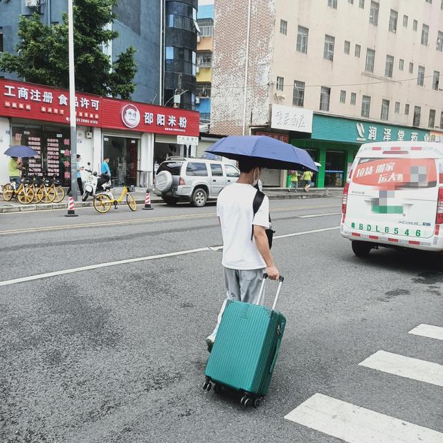 深圳市|深圳工厂老板:现在00后找工作只问一个问题,与工资无关