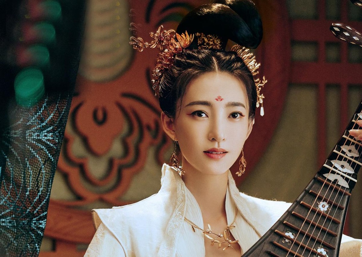 张若昀|又一新古装悬疑探案剧将至，张嘉译、张若昀强强联手，有望成爆款