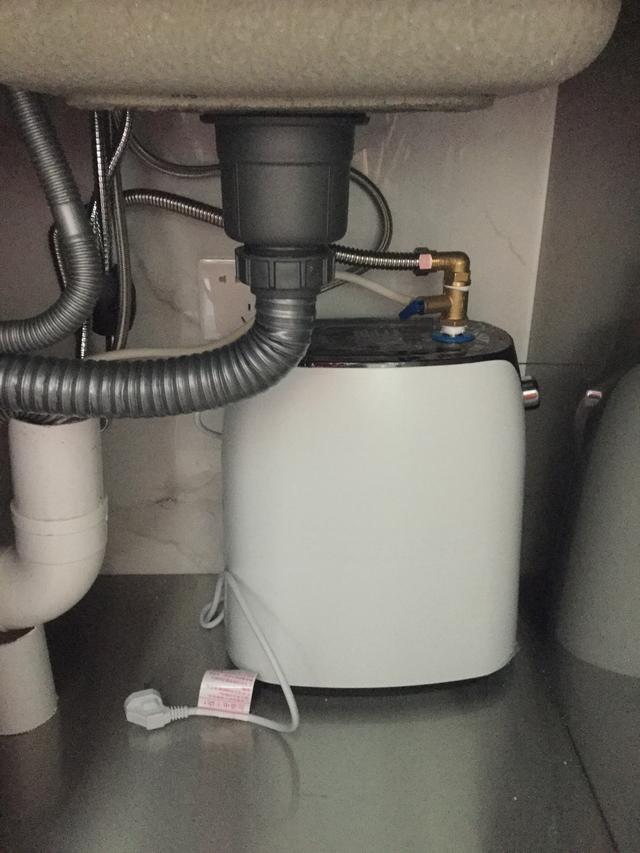 厨房阳台用水,别再依赖热水器了,要在小厨宝和即热水龙头之间选