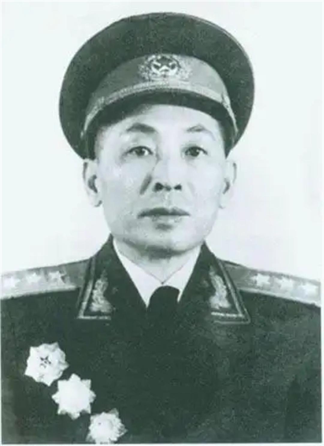 1989年叶飞上将出访菲律宾,见到一女子后流下眼泪:希望你原谅我
