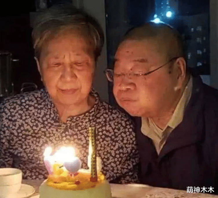 蒋梦婕|倪匡离世前自曝妻子脑退化，二人20岁闪婚，妻子花30年等他回头