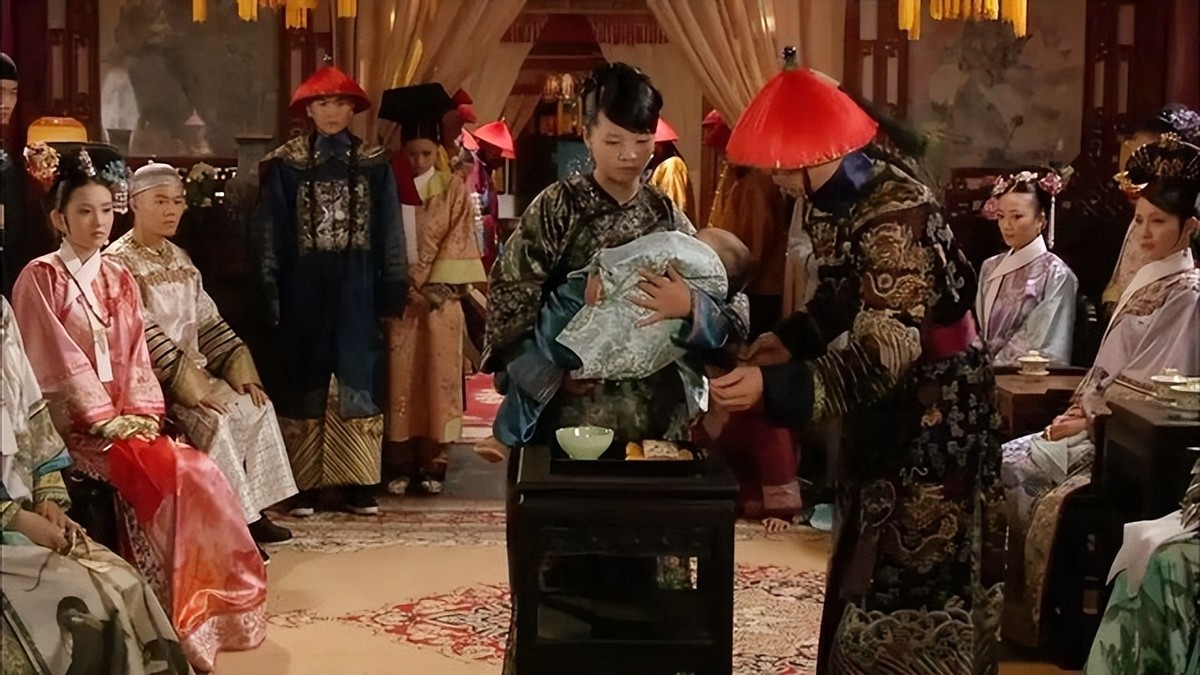 王菲|甄嬛传:太后早就发现双生子破绽,为何不揭穿?真不愧是老狐狸