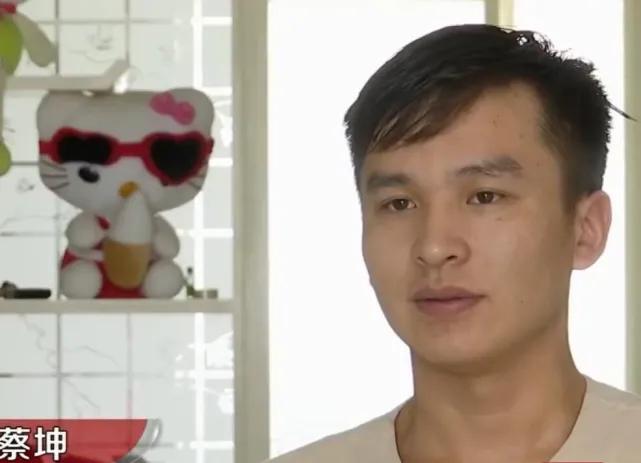 女子抛下丈夫和6岁儿子远嫁他乡,18年后,又来认亲,这是为什么