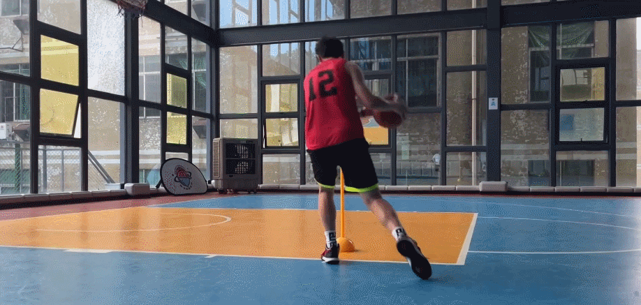 保罗|艾弗森韦德很常用的过人动作，现在NBA却很少人用了！