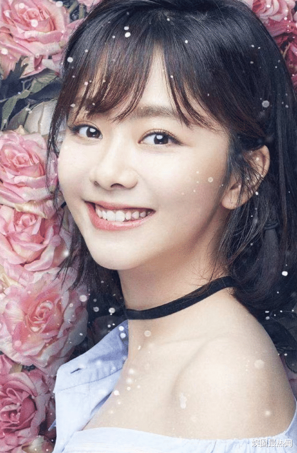 谭松韵|谭松韵生图曝光，身材比例五五分，腿部黑又粗，网友：有1米5？