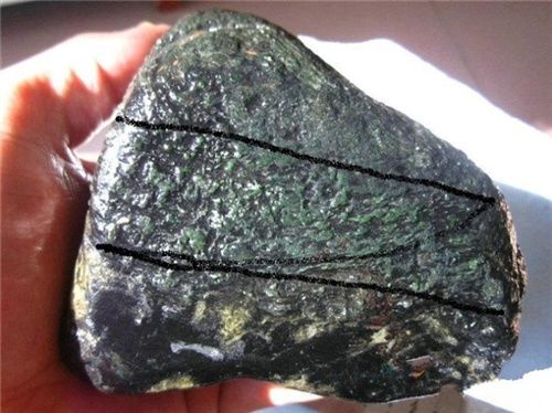 |新手小白学赌石，翡翠赌石皮壳绿色的形态，你了解哪些！