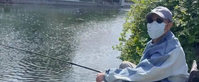 赵露思|明星做核酸百态：赵露思痛苦到流泪、于和伟跑去钓鱼、潘子很憔悴