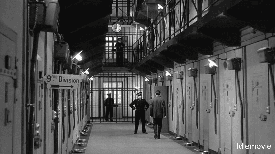 电影|单凭最后十分钟的三次反转，《洞》就是越狱片的封神之作