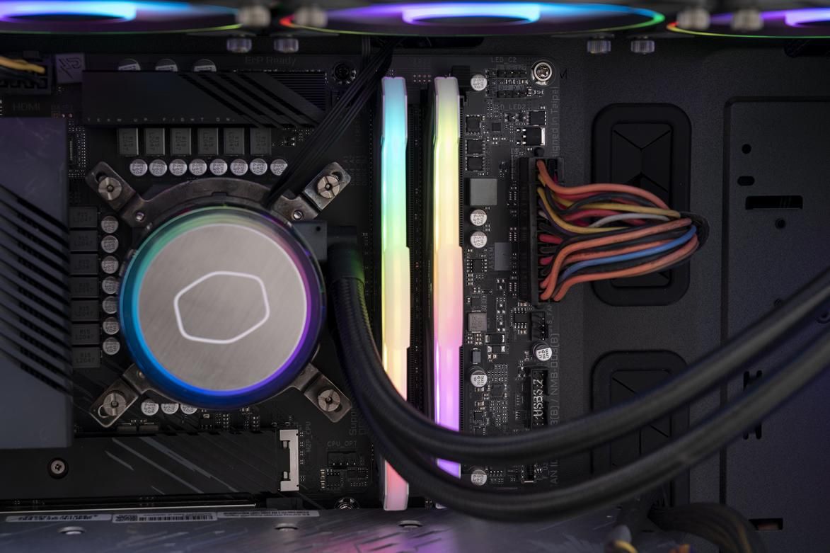 机箱|中塔机箱极致，经典与创新汇聚，酷冷至尊毁灭者500装机赏析